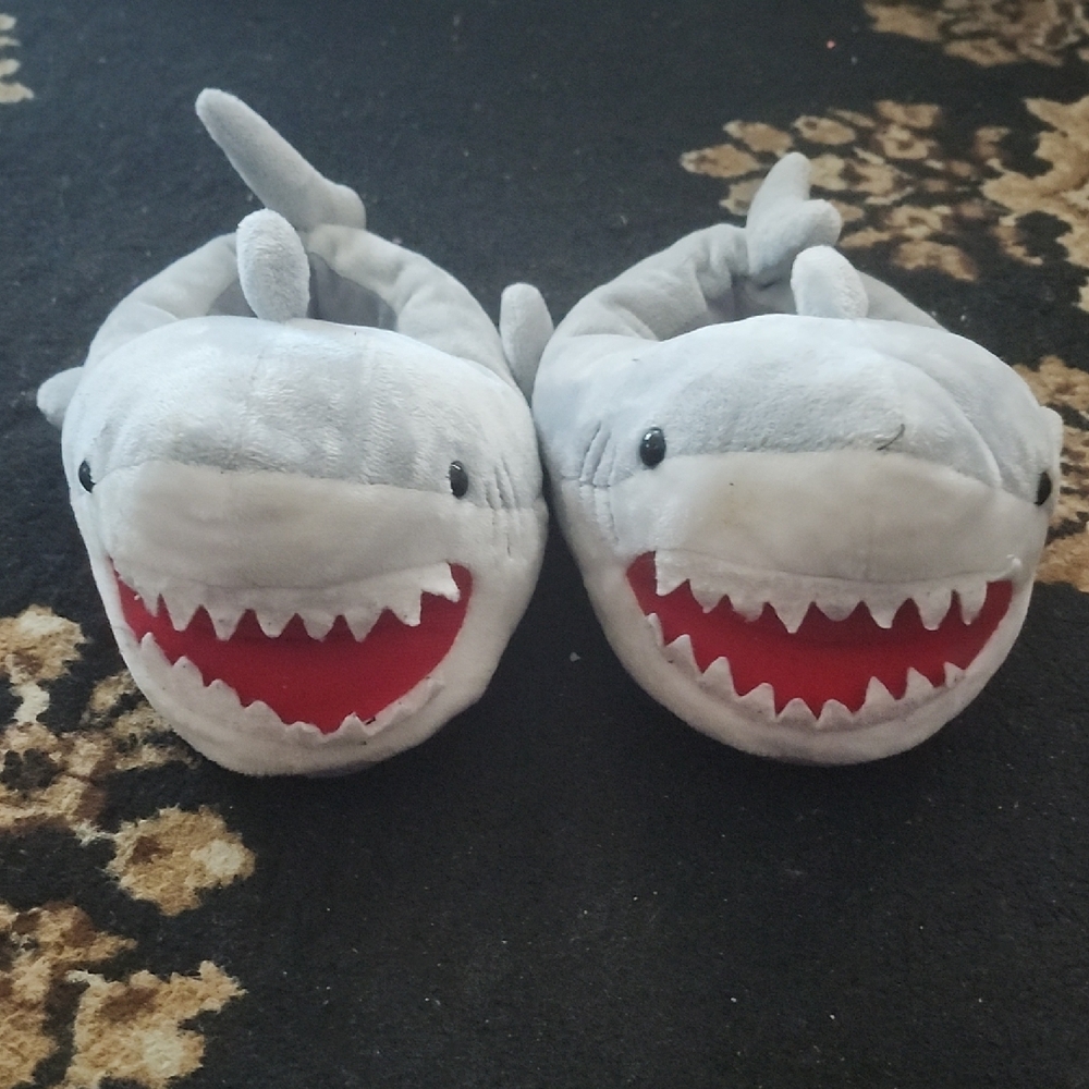 Place Kids Shark Plush Slippers; 12-13, Grey